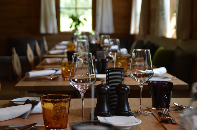 table-at-the-restaurant